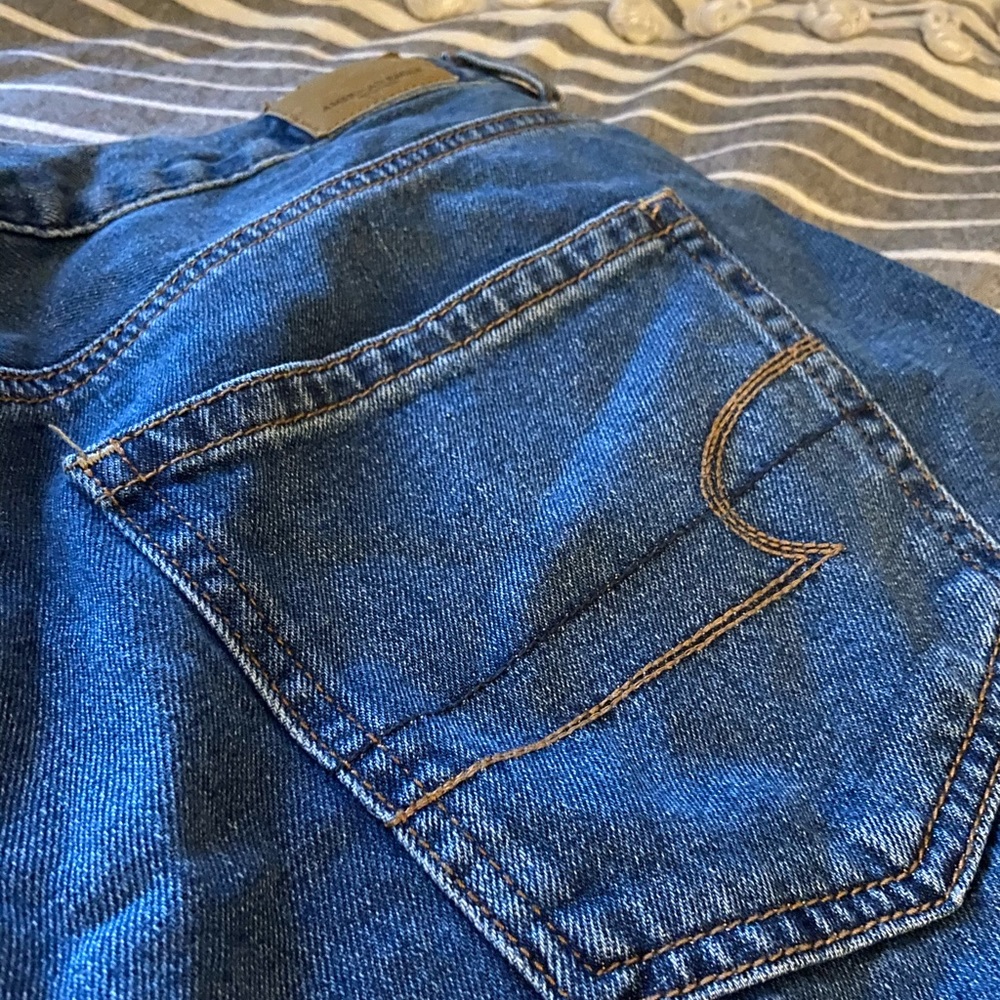 American Eagle “Mom Jeans”